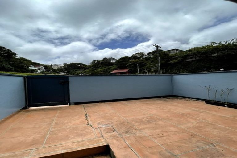 Photo of property in 12/93a Kelburn Parade, Kelburn, Wellington, 6012