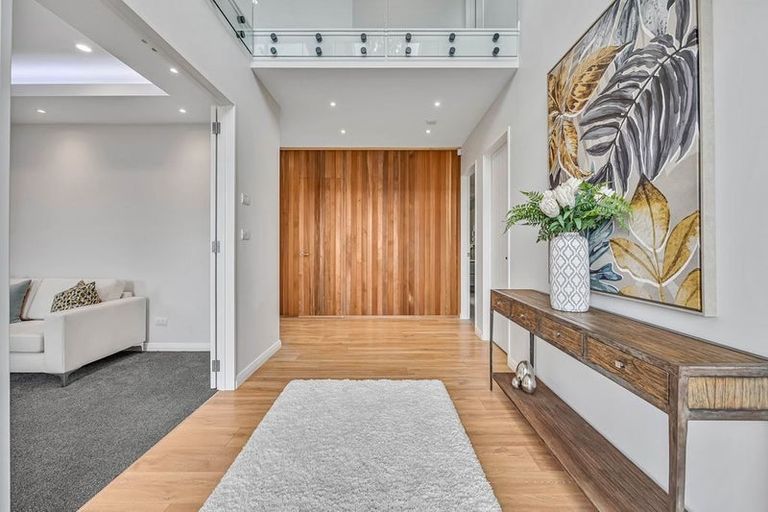 Photo of property in 2 Headsail Drive, Long Bay, Auckland, 0630