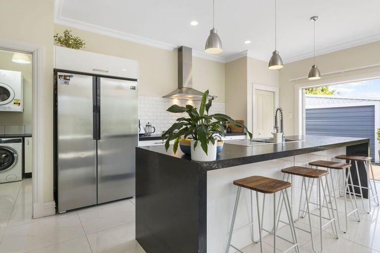 Photo of property in 26 Gibbon Street, Sydenham, Christchurch, 8023