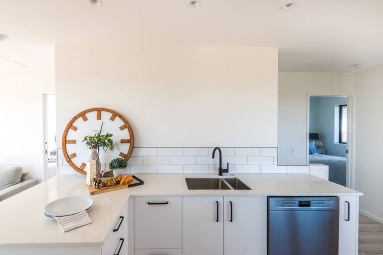 Photo of property in 19f Bradbury Road, Botany Downs, Auckland, 2010