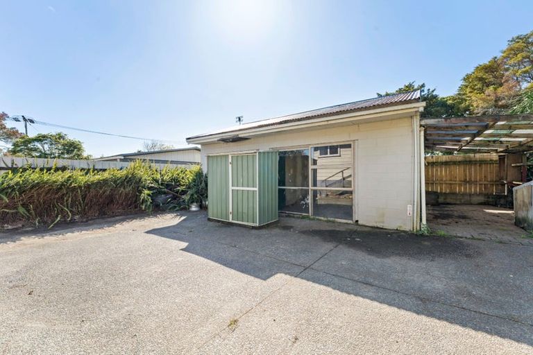 Photo of property in 4 Spode Place, Henderson, Auckland, 0612