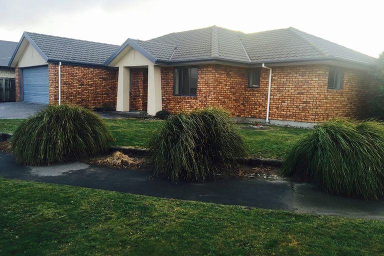 Photo of property in 22 Linkwater Way, Parklands, Christchurch, 8083