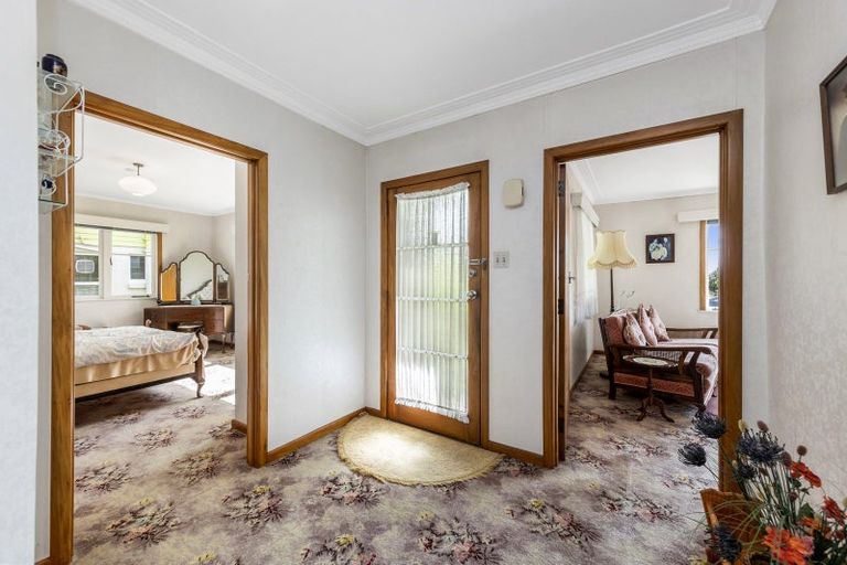 Photo of property in 13 Beaubank Road, Kelston, Auckland, 0602