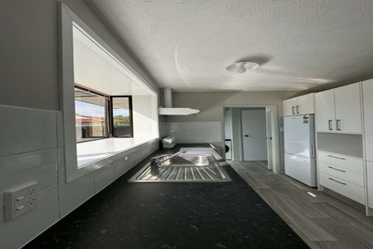 Photo of property in 128a Inwoods Close, Parklands, Christchurch, 8083