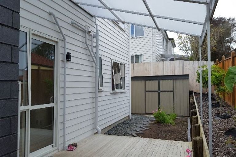 Photo of property in 100 Bluebird Crescent, Unsworth Heights, Auckland, 0632