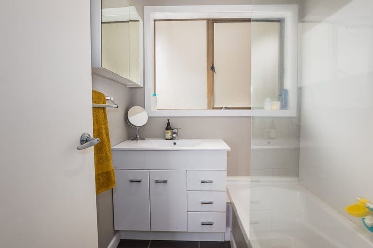 Photo of property in 44 Omapere Street, Whitby, Porirua, 5024