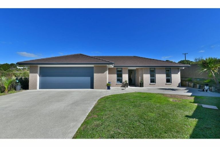 Photo of property in 38 Otanerua Road, Hatfields Beach, Orewa, 0931