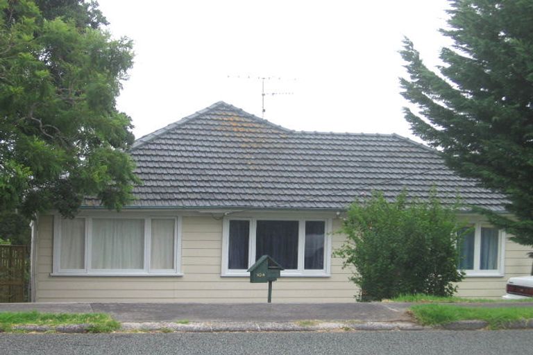 Photo of property in 1/104 Ocean View Road, Northcote, Auckland, 0627