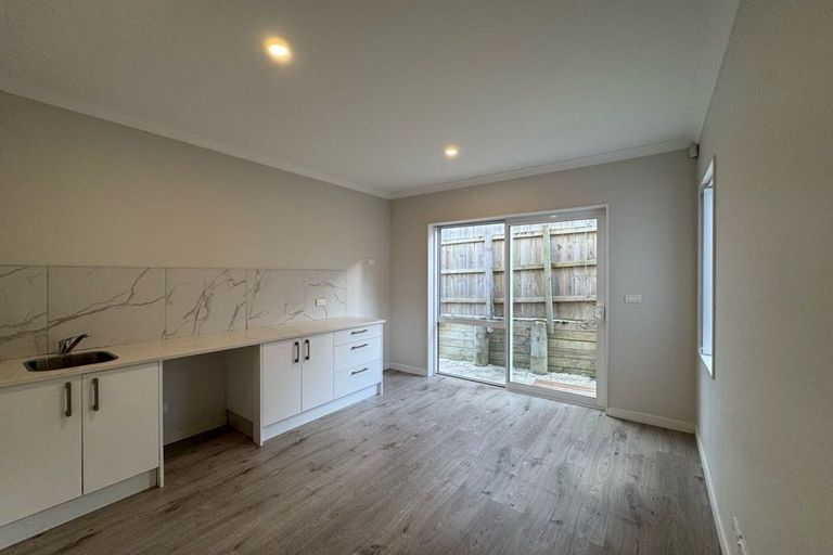 Photo of property in 18 Taurikura Way, Fairview Heights, Auckland, 0632