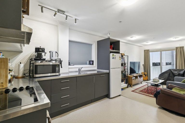 Photo of property in Monvie Apartments, 209/15 Holland Street, Te Aro, Wellington, 6011