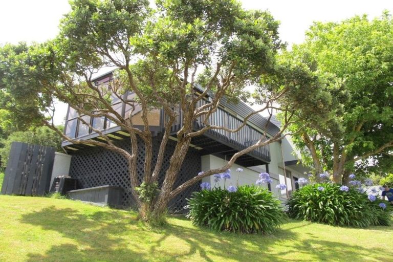 Photo of property in 31 Penryn Drive, Camborne, Porirua, 5026