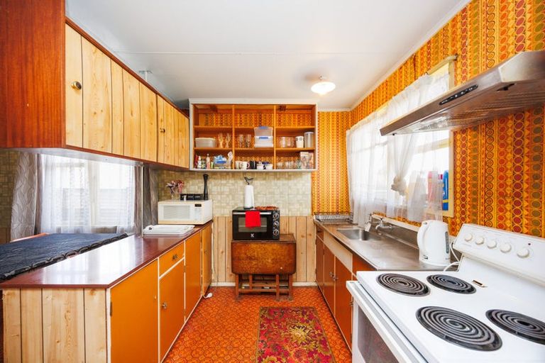 Photo of property in 34 Rhodes Drive, Kelvin Grove, Palmerston North, 4414