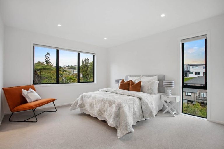 Photo of property in 28a Oliver Twist Avenue, Mellons Bay, Auckland, 2014