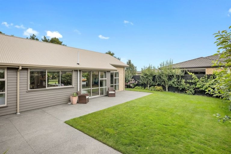 Photo of property in 12 Cyclamen Place, Aidanfield, Christchurch, 8025