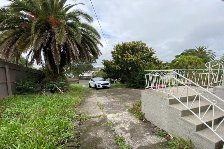 Photo of property in 10 Tahi Terrace, Glen Eden, Auckland, 0602