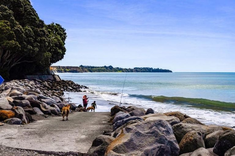 Photo of property in 37 Onaero Beach Road, Onaero, Urenui, 4383