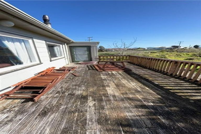 Photo of property in 56 Blake Street, Waitara, 4320