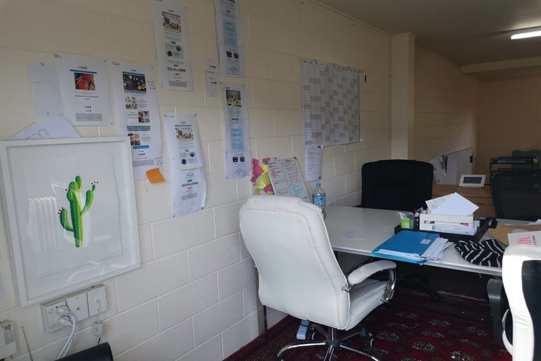 Photo of property in 2/268a Onewa Road, Birkenhead, Auckland, 0626