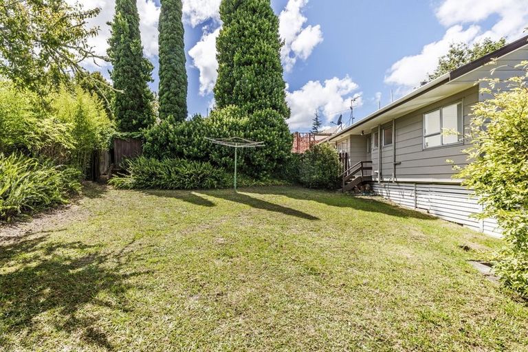 Photo of property in 4 Buisson Glade, West Harbour, Auckland, 0618