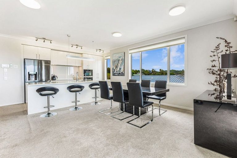 Photo of property in 49 Panorama Heights, Orewa, 0931