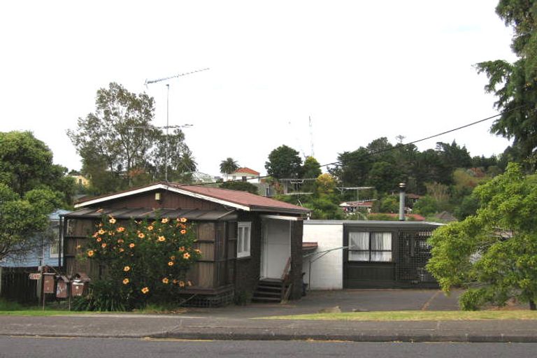 Photo of property in 1/144 Godley Road, Green Bay, Auckland, 0604