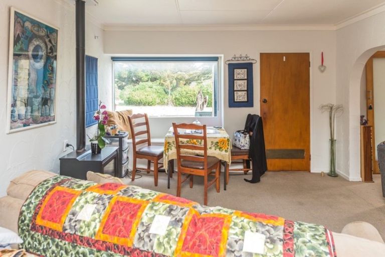 Photo of property in 4 Seafront Road, Castlecliff, Whanganui, 4501