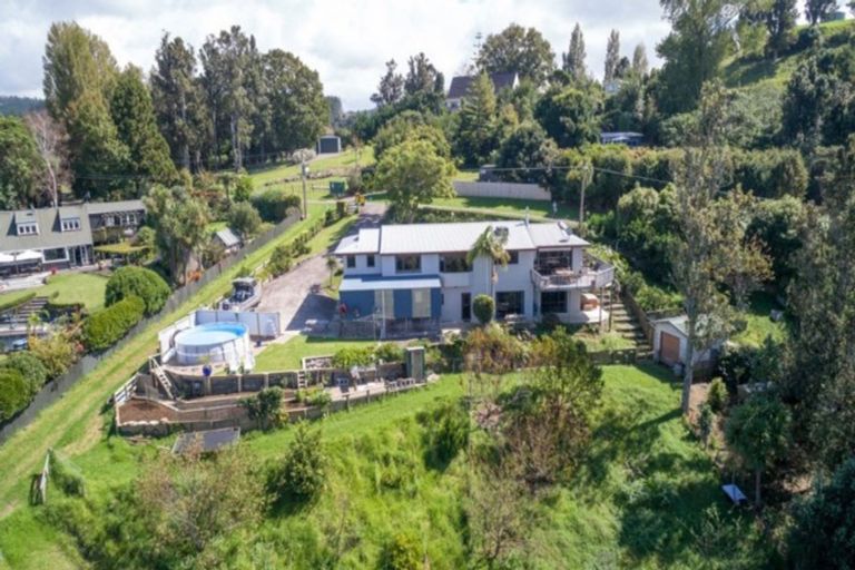 Photo of property in 8 Brenton Place, Whangamata, 3691