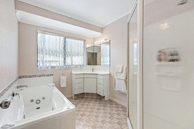 Photo of property in 18 Rosberg Place, Mount Maunganui, 3116