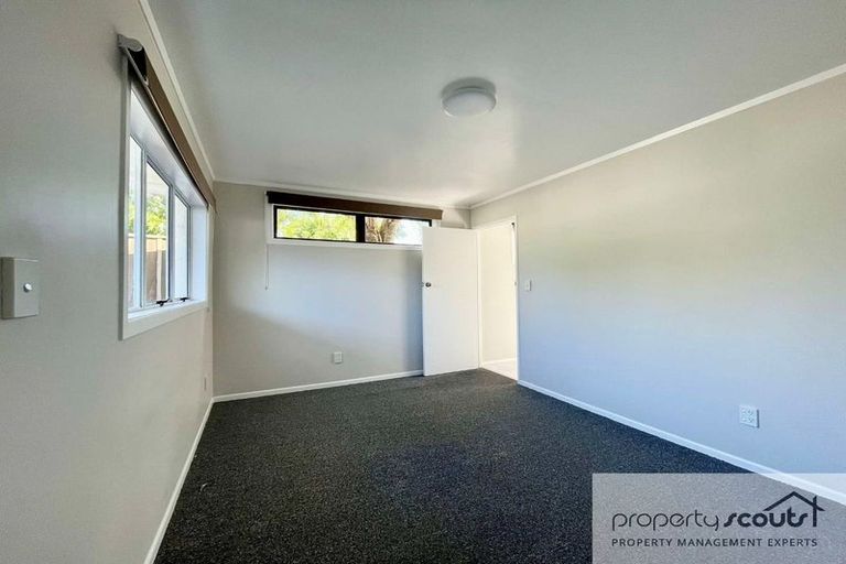 Photo of property in 98/98a Glenpark Avenue, Frankleigh Park, New Plymouth, 4310