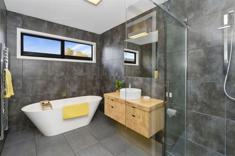 Photo of property in 69a Beachville Road, Redcliffs, Christchurch, 8081