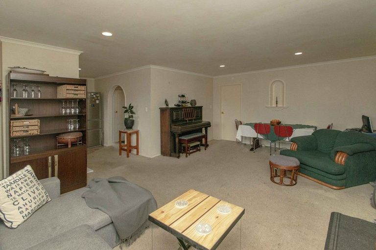 Photo of property in 3/4a Lee Road, Taradale, Napier, 4112