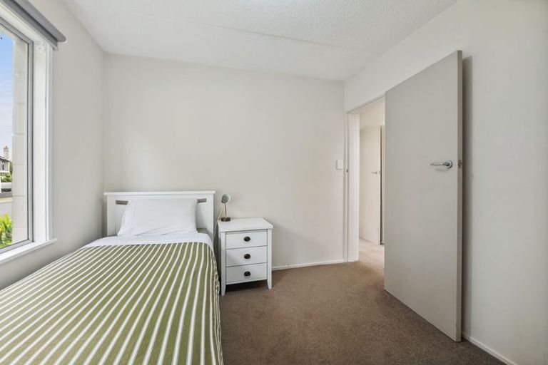 Photo of property in 27 Baring Terrace, Strandon, New Plymouth, 4312