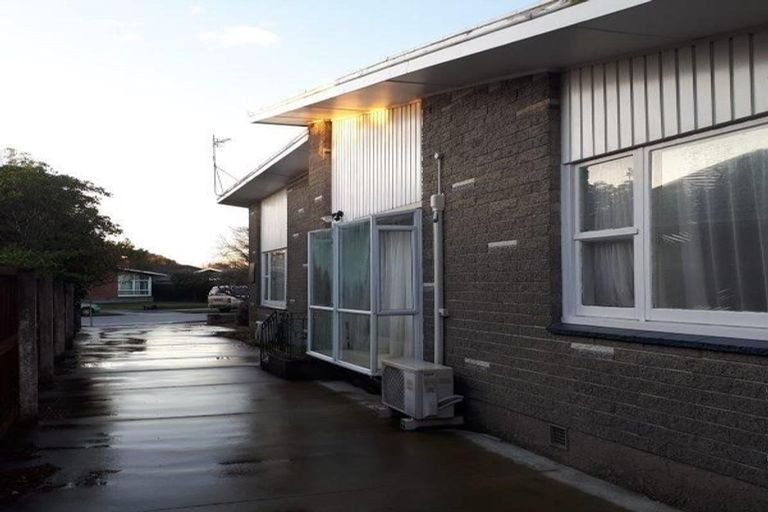 Photo of property in 1/5 Newbridge Place, Ilam, Christchurch, 8041