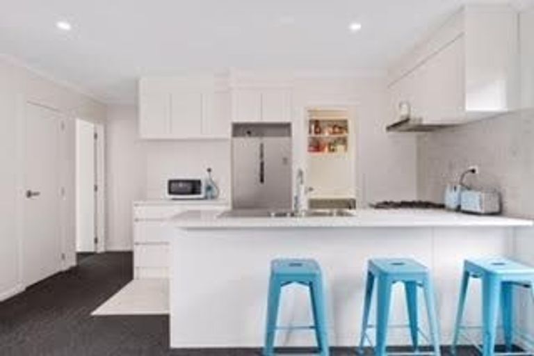 Photo of property in 2/29 May Street, Hamilton East, Hamilton, 3216