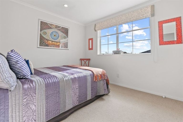 Photo of property in 15 Mt Lebanon Crescent, The Gardens, Auckland, 2105