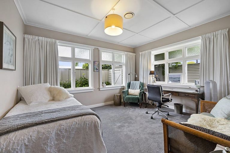 Photo of property in 15 Holsworthy Road, Lower Vogeltown, New Plymouth, 4310