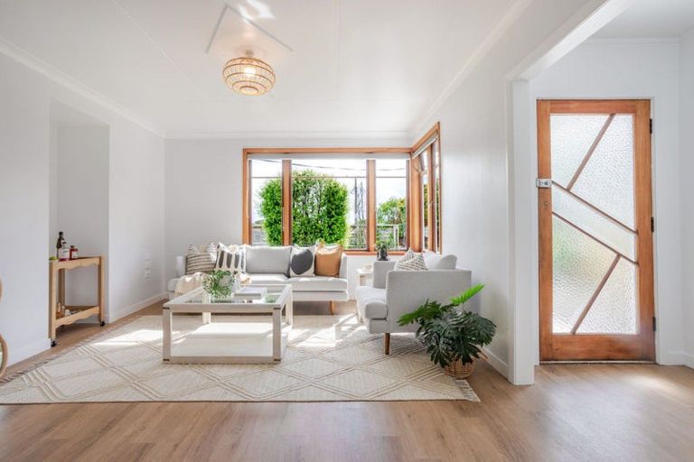 Photo of property in 43 Swinburn Street, Dannevirke, 4930