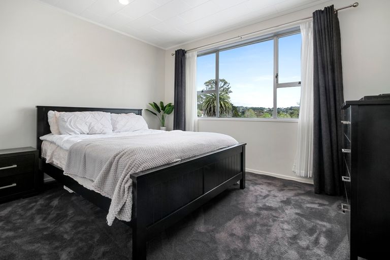 Photo of property in 66 Captain Scott Road, Glen Eden, Auckland, 0602