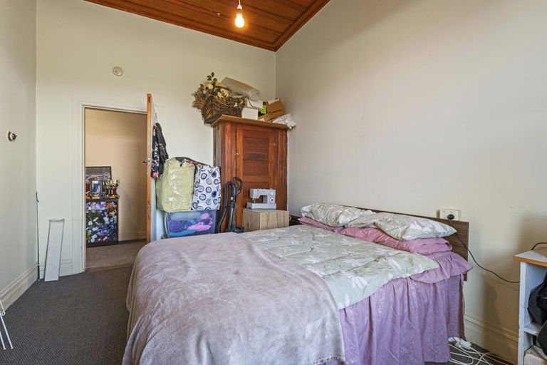 Photo of property in 16 Castle Street, Eltham, 4322