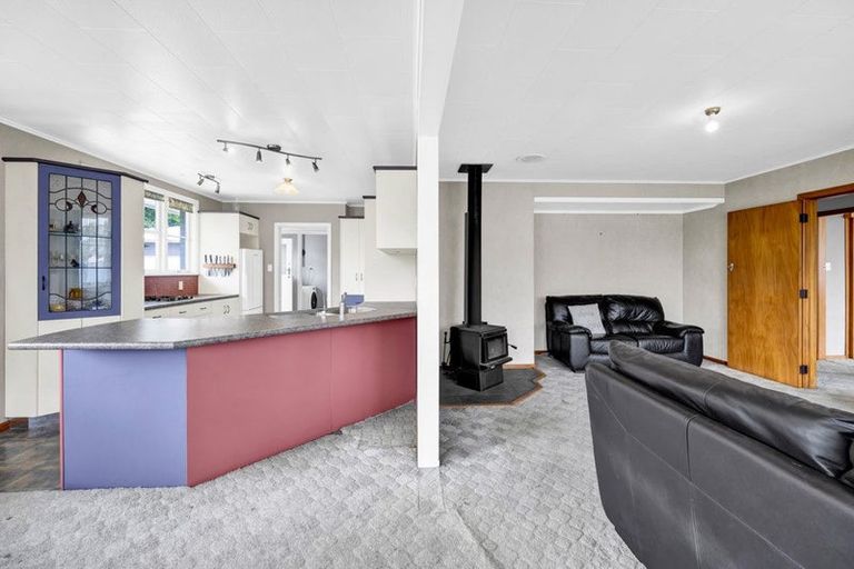 Photo of property in 94 South Road, Manaia, 4612