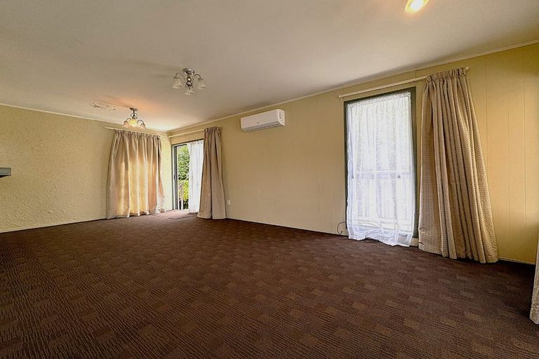 Photo of property in 3 Benita Place, Sunnyvale, Auckland, 0612