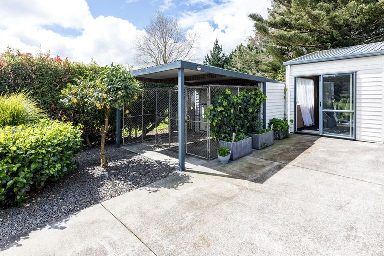Photo of property in 1402 Glenbrook Road, Glenbrook, Waiuku, 2681