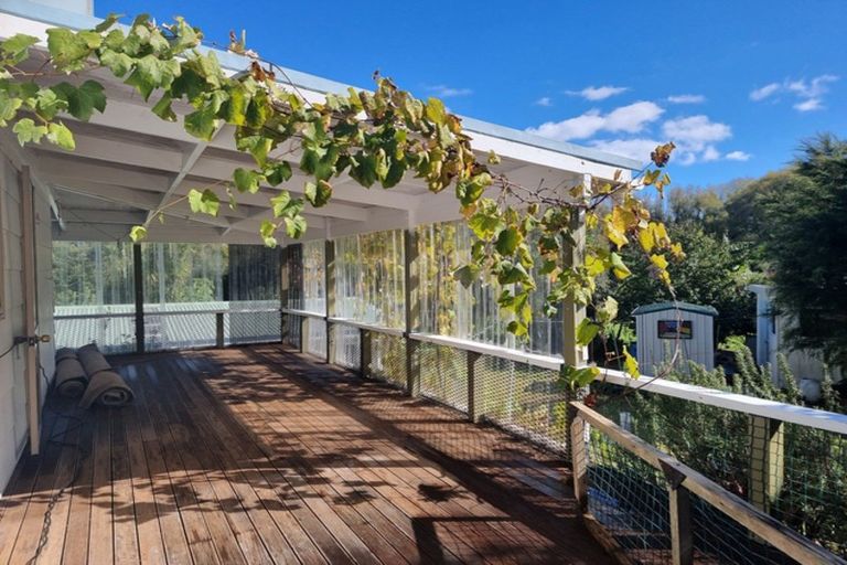 Photo of property in 730 Whangaruru North Road, Whangaruru, Hikurangi, 0184