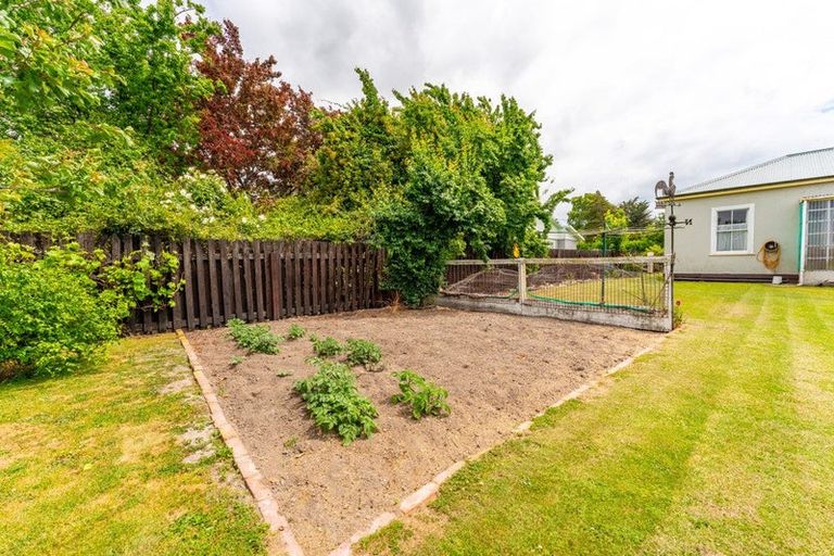 Photo of property in 5 Edward Street, Waimate, 7924
