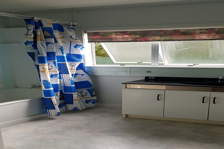 Photo of property in 159 Oakura Road, Oakura, Hikurangi, 0184