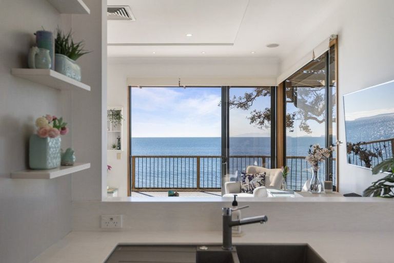 Photo of property in 19 View Road, Campbells Bay, Auckland, 0630