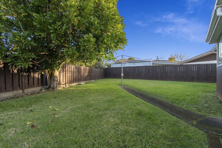 Photo of property in 12 Banbury Place, Mangere Bridge, Auckland, 2022