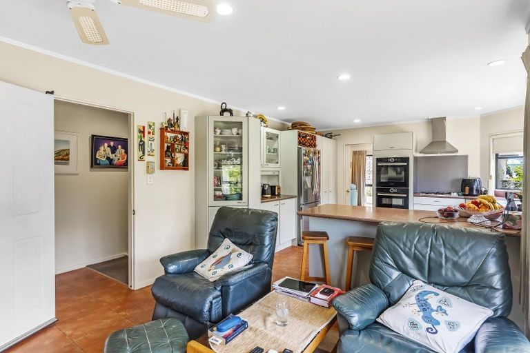 Photo of property in 12 Rua Road, Paraparaumu Beach, Paraparaumu, 5032
