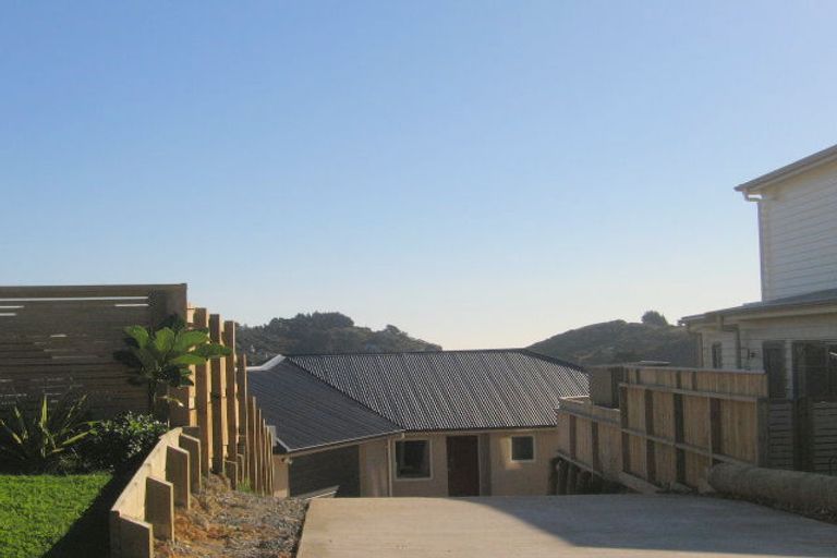 Photo of property in 30 Endeavour Drive, Whitby, Porirua, 5024