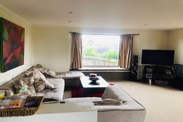 Photo of property in 5 Chilton Drive, Paraparaumu, 5032